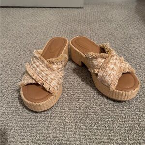 Universal Thread Tan Woven Platform Mules